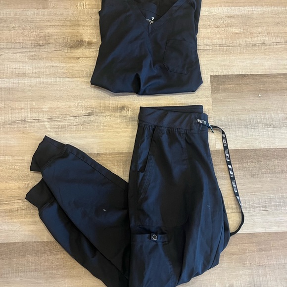 Med Couture Other - Med Couture Black Scrub Set